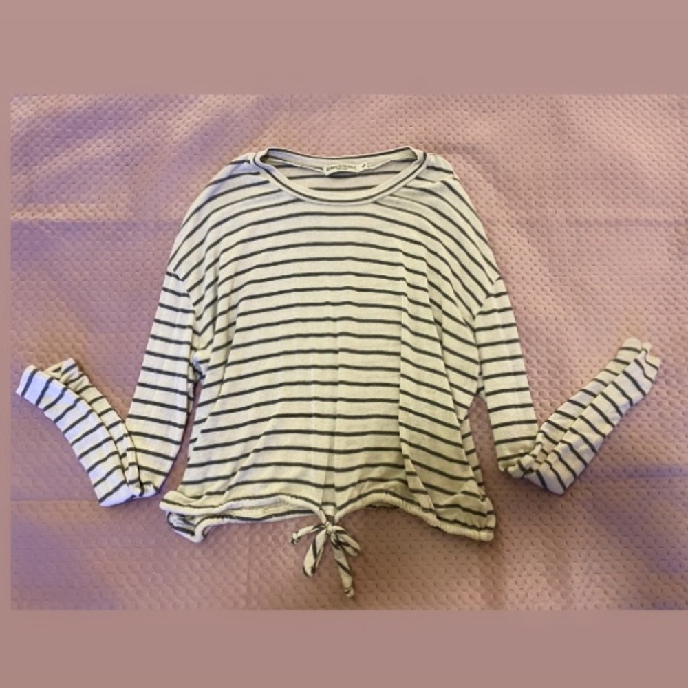 Cropped striped grey and cream top with tie